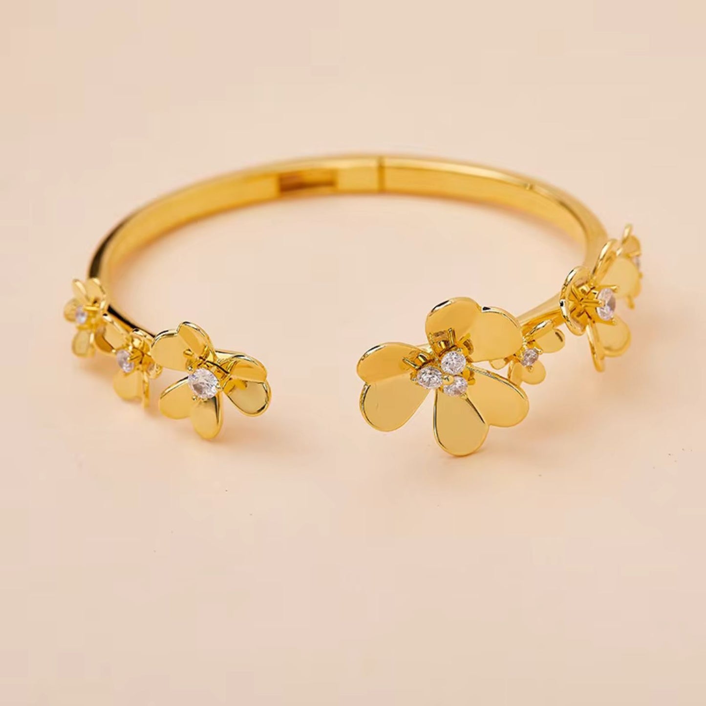 FlowerFlaunt Bracelet